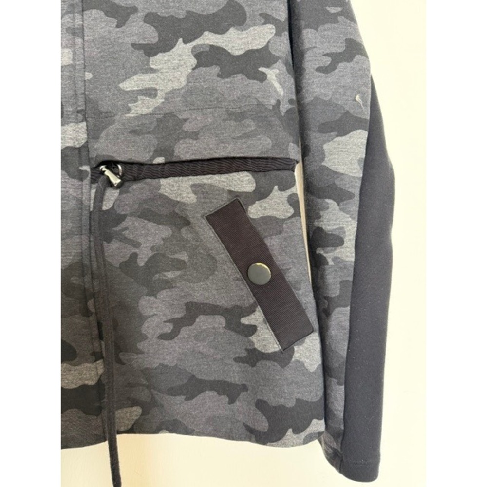 Cabi Grey & Black Camo Knit Jacket #3911 | Size Medium - Picture 4 of 9